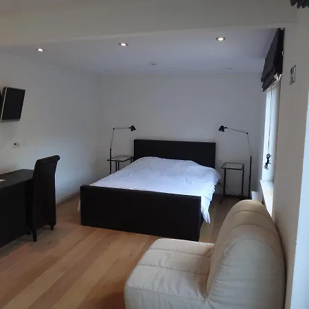 B&B Aangenaam Anders Bed & Breakfast Diest