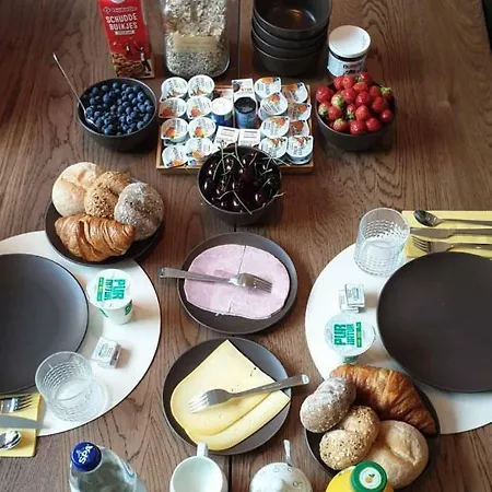 B&B Aangenaam Anders Bed & Breakfast Diest